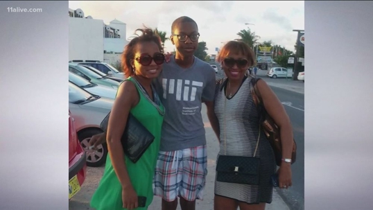 Tarik Kindell and family